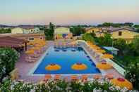 Swimming Pool Villaggio Alemia