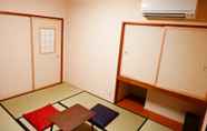 Bedroom 6 K's House Takayama Oasis - Quality Hostels