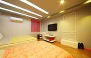 Kamar Tidur 6 Sense Motel