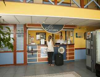 Lobby 2 B&B Hotel La Rochelle Centre Les Minimes