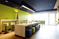 Bar, Cafe and Lounge ibis budget Cherbourg La Glacerie