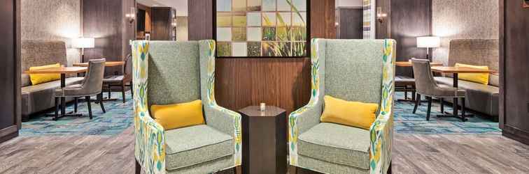 Lobby Hampton Inn & Suites North Huntingdon-Irwin