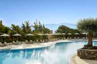 Swimming Pool Village Heights Resort
