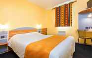 Bedroom 3 Sure Hotel by Best Western Sarlat-la-Caneda