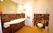 In-room Bathroom 4 Cantera by Wiegand