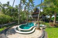 Kolam Renang Most Exotic Beachfront Villa Keong