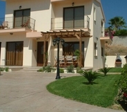 Exterior 3 Vineland Sheromyli Villas