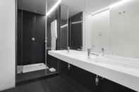 In-room Bathroom Lisbon Serviced Apartments - Ascensor da Bica