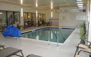 Kolam Renang 3 Best Western Plus Thornburg Inn & Suites