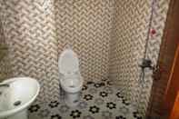 In-room Bathroom Borey Vatanac Guesthouse