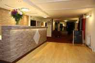 Lobi Colliford Lake Hotel & Holiday Site