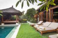 Swimming Pool Villa Suar