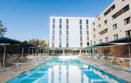 Swimming Pool 2 ibis Budget La Rochelle