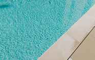 Swimming Pool 7 ibis Budget La Rochelle