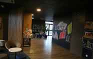 Lobby 2 ibis budget Marne la Vallee Pontault Combault