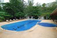 Kolam Renang Lanta Island Resort