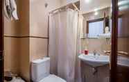 In-room Bathroom 5 Noches en Triana