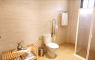 In-room Bathroom 7 Hotel Rural Arroyo La Plata by Bossh Hotels