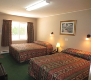 Bedroom 7 Overlander Motel