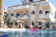 Swimming Pool Sirena Apartments