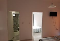 Kamar Tidur 4 Tropical Hotel