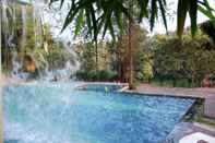 Swimming Pool The IBNII Spa Resort