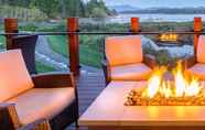 Lobi 5 Sproat Lake Landing Resort