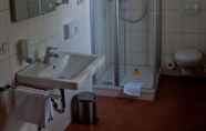 In-room Bathroom 7 Landhaus Zum Falken