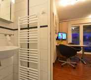 In-room Bathroom 4 AJO Vienna Beach - Contactless Check-in