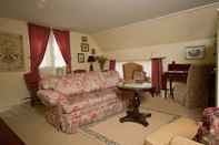 Bedroom Victoria's Historic Inn