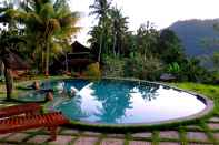 Swimming Pool Villa Lihat Sawah