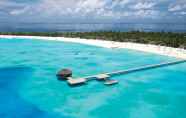 Kolam Renang 2 ATMOSPHERE KANIFUSHI - All Inclusive with Free Transfers