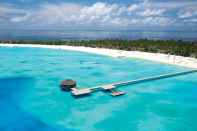 Kolam Renang ATMOSPHERE KANIFUSHI - All Inclusive with Free Transfers