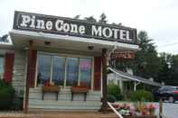 Exterior Pine cone Motel