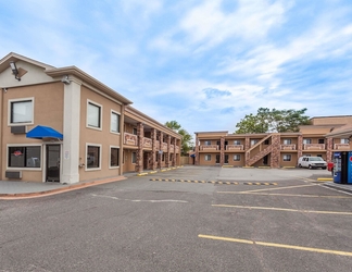 Exterior 2 Travelodge by Wyndham South Hackensack