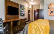 Bedroom 3 Comfort Inn & Suites