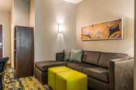 Common Space Comfort Inn & Suites