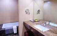 In-room Bathroom 6 Hotel Aifa