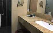 In-room Bathroom 7 Hotel Aifa