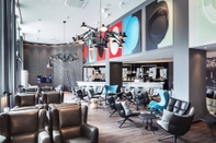 Bar, Cafe and Lounge Motel One Basel