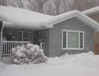 Exterior 2 A Muskoka Dream Catcher Bed & Breakfast