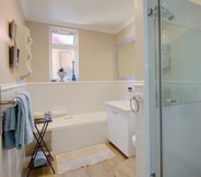 In-room Bathroom 2 Oppiesee Selfcatering Apartments