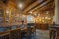 Bar, Kafe, dan Lounge Arrokhampa By Zinc Journey Shangrila