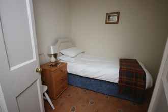 Bedroom 4 Inglestone House