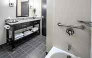 In-room Bathroom 2 Sleep Inn & Suites Airport