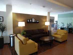 Lobby 4 Sleep Inn & Suites Airport