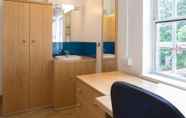 ห้องน้ำภายในห้อง 6 University of Bath Guest Accommodation