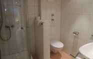 Toilet Kamar 6 Landhotel Sonneck