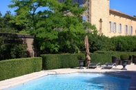 Swimming Pool Le Domaine des Carmes & Spa