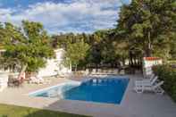 Swimming Pool Aires da Serra Hotel